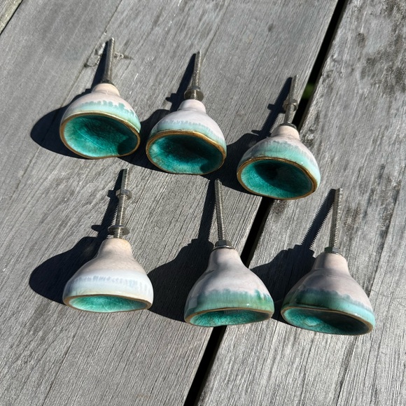 6 Ocean Crater Knobs - Picture 2 of 2